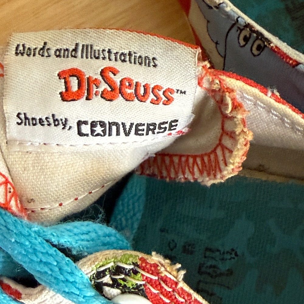 Converse Chuck Taylor All Star Dr Seuss Low Top Sneakers Womens 6 Kids 4 Rare - Picture 2 of 9